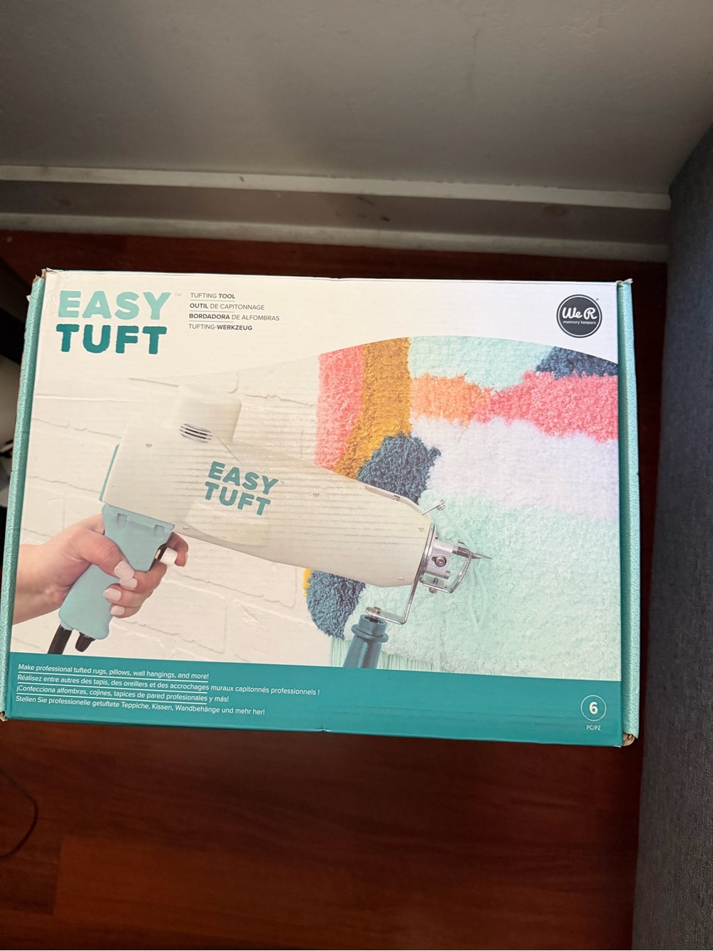 We R Memory Keepers Easy Tuft Tufting Gun - Aqua/White